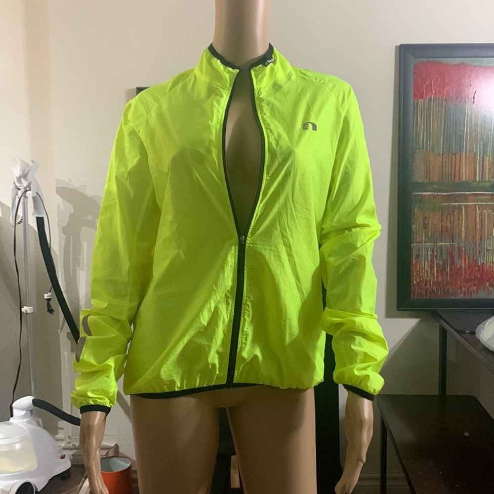 New line wind pack jacket